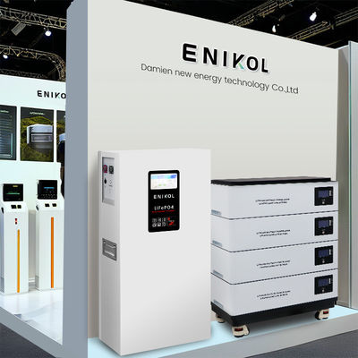 200AH 48V Solarbatterie mit Touchscreen-Display und eingebaute Lithiumbatterie